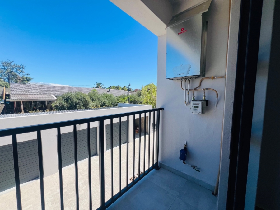 1 Bedroom Property for Sale in Table View Western Cape